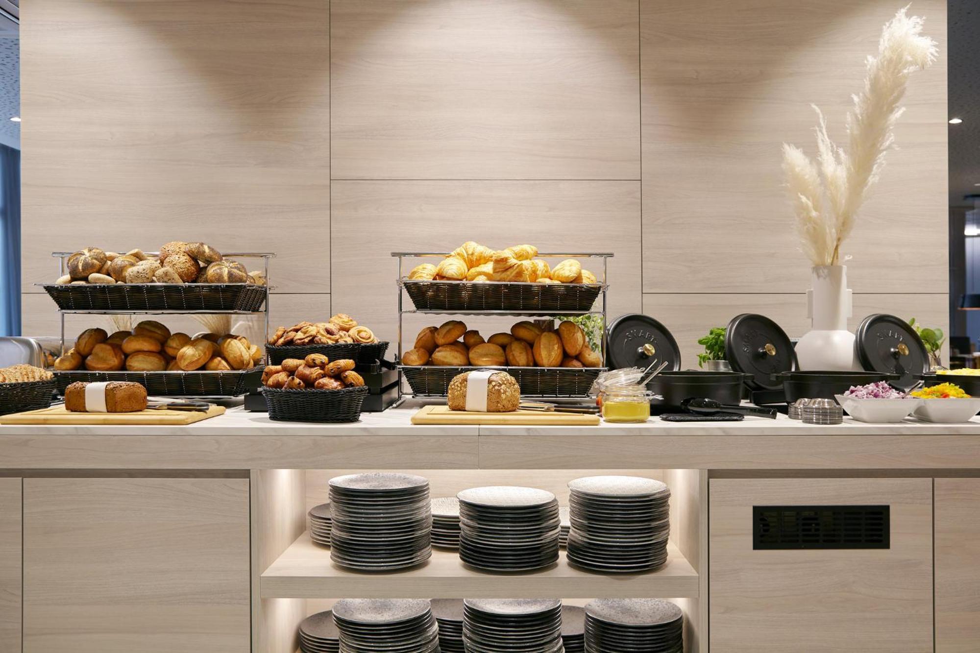 Candlewood Suites Duesseldorf Airport By Ihg Aparthotel Düsseldorf